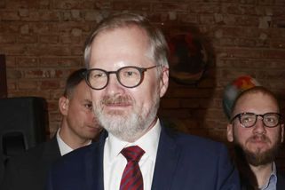 Fiala ukázal fotku z mládí a dámy zešílely. Ve 26 letech vypadal jako herec Kryštof Hádek